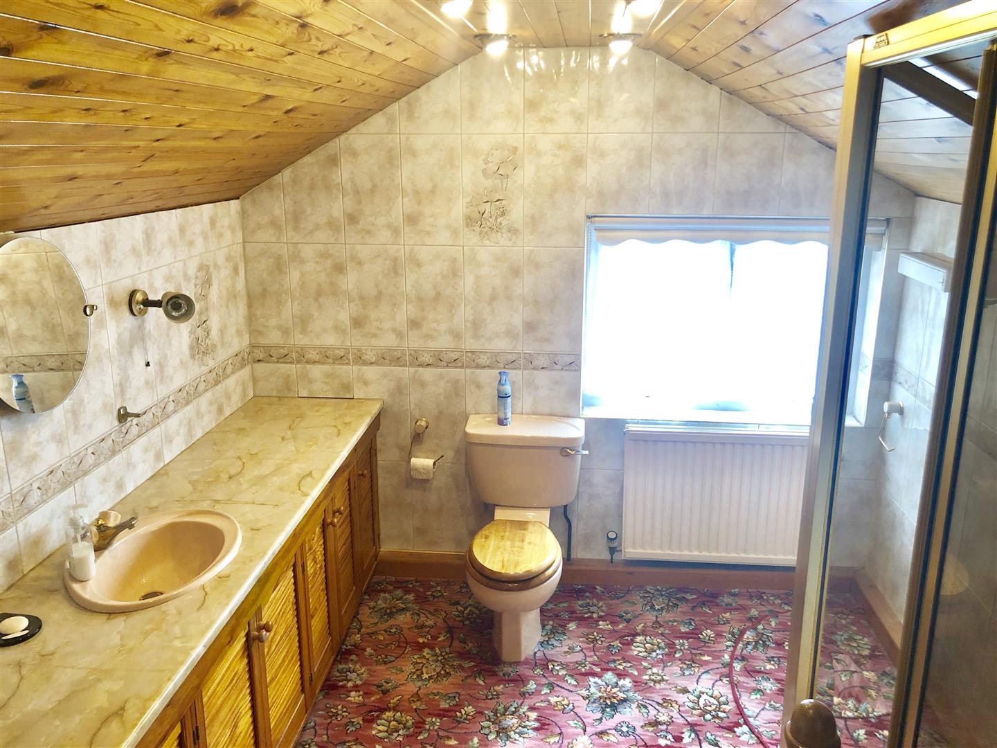 SHOWER ROOM